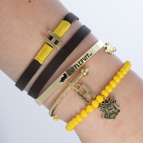 Harry Potter Hufflepuff Friendship Bracelet 4 Pack Set - Wizarding World Gifts - Picture 2 of 4